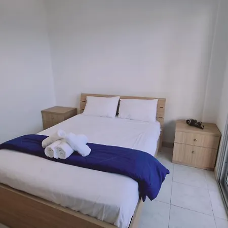 Apartment Finikoudes Soulll *
