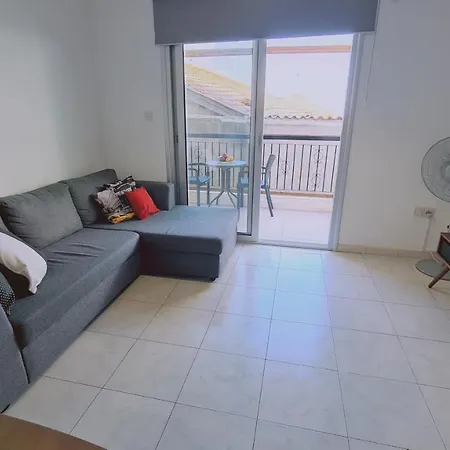 Apartment Finikoudes Soulll *